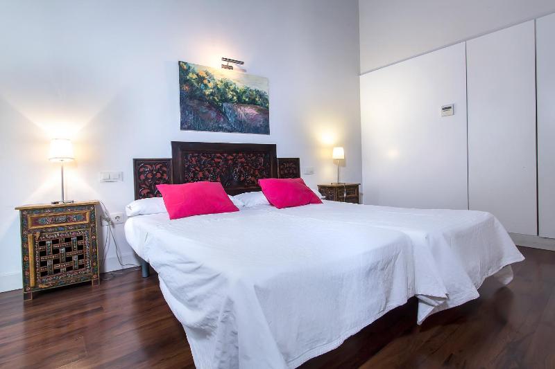 One-Bedroom Apartment (2-4 Adults) - Álvarez Quintero 19 image 1