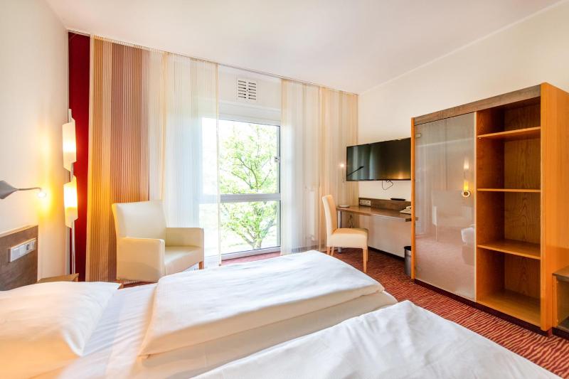 Double Room image 1