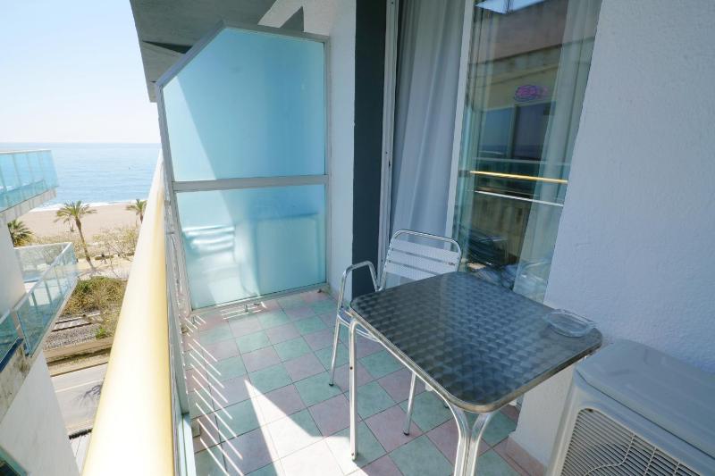Triple Room Interior image 3