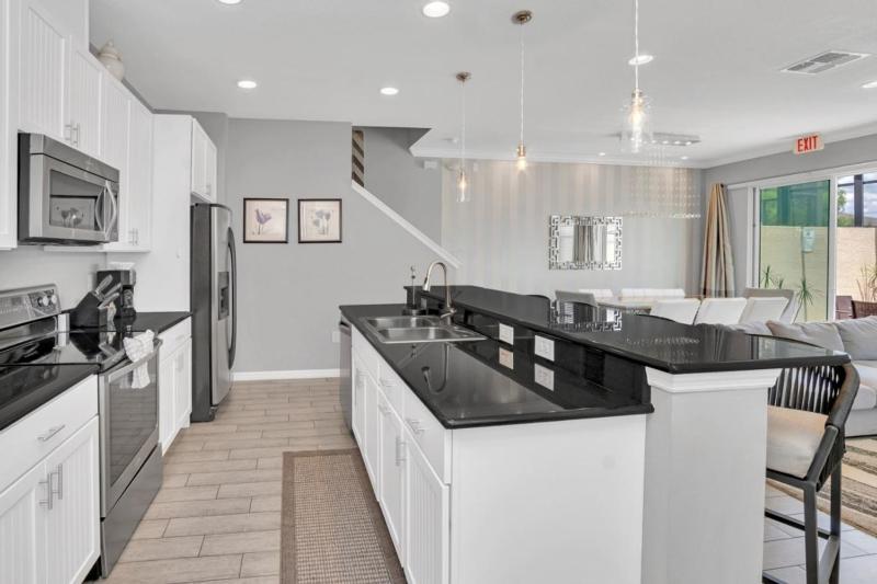 4 Bed townhome with Private Pool Near Disney! townhouse - image 35