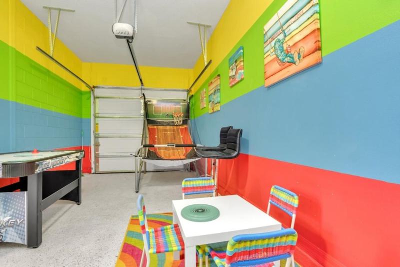 4 Bed townhome with Private Pool Near Disney! townhouse - image 18