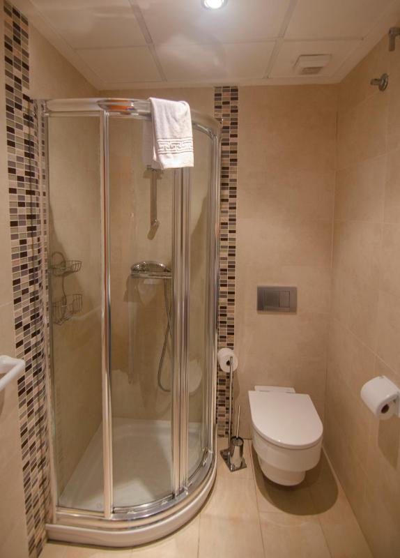 Two-Bedroom Apartment with Sea View image 3