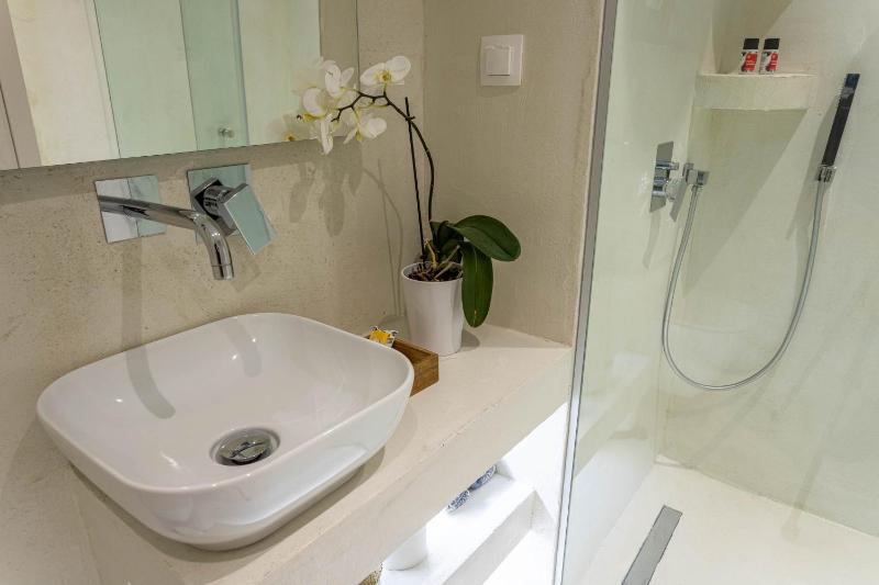 Suite with Pool View image 3