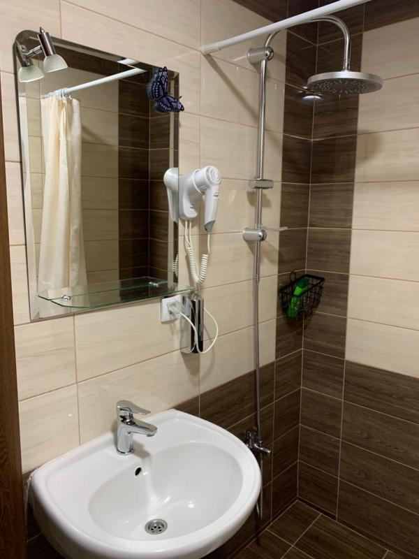 Quadruple Room with Bathroom image 2