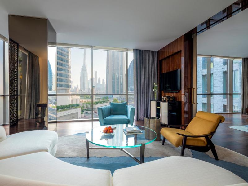 Four Seasons Deluxe Executive Suite image 3