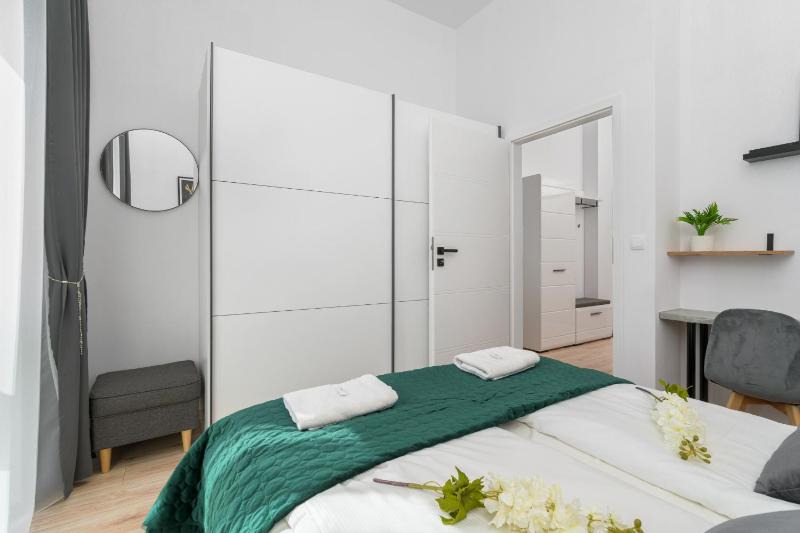 Exclusive Apartment Kajdasza Wroclaw by Noclegi Renters - image 10