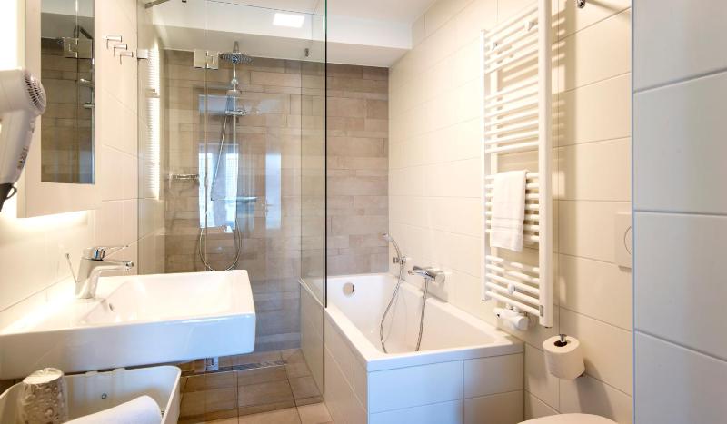 Two-Bedroom Apartment with Sea View image 2