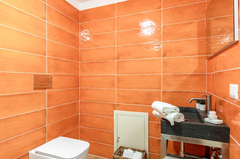Aurora Rooms - image 6