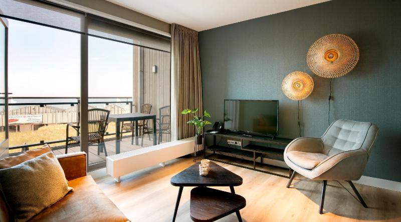 One-Bedroom Apartment image 2