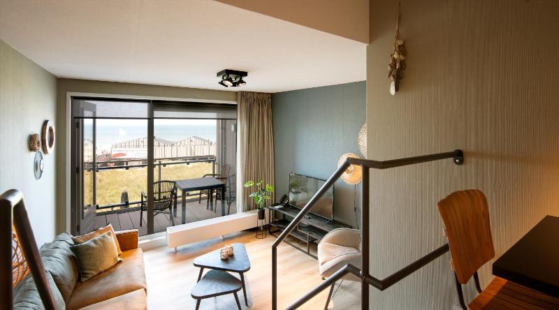 One-Bedroom Apartment image 3