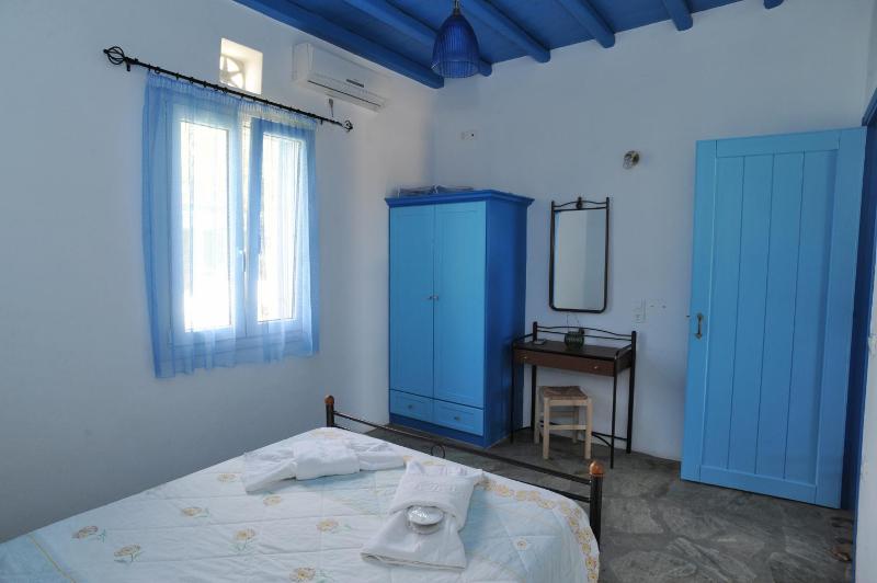 One-Bedroom Apartment with Sea View (3 Adults) image 3