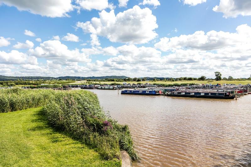 Tattenhall Marina Floating Pods - image 9