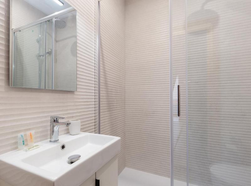 Spacious doubleroom apartment at Sants - image 7
