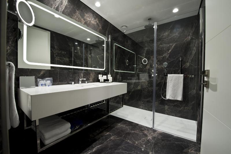 Executive Room image 3
