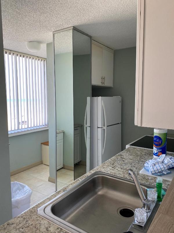 Howard Johnson by Wyndham Oceanfront Daytona Beach - image 4