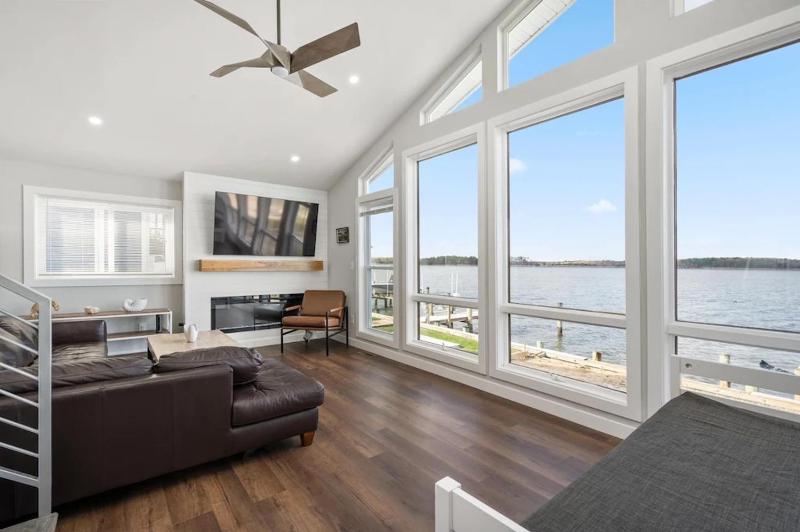 Lookout Point Luxury Images