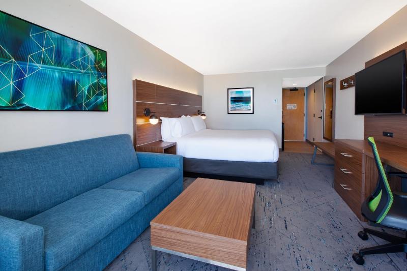 Holiday Inn Express & Suites VA Beach Oceanfront by IHG - image 22