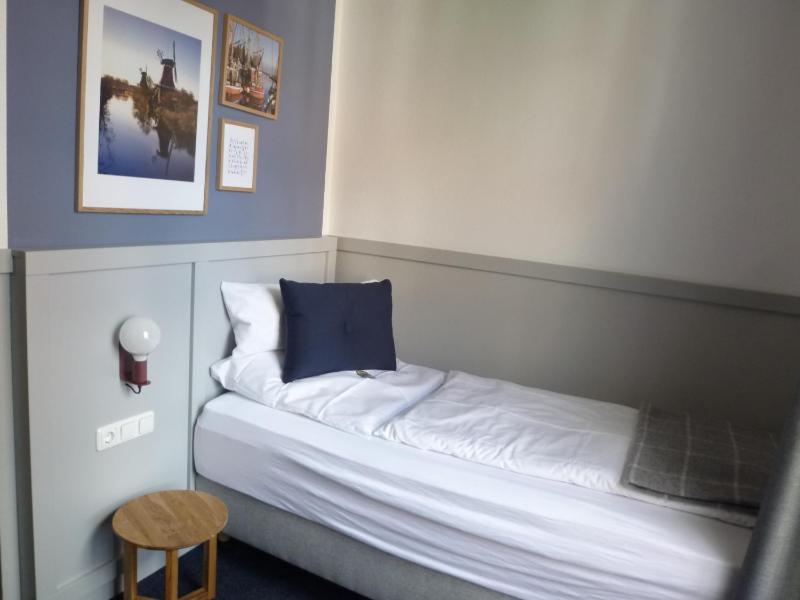 Standard Single Room image 1