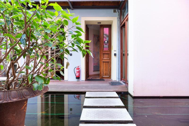 Double Room image 3