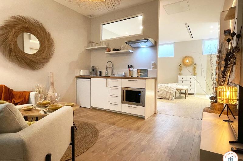 The Pearl with Jacuzzi and Cinema - image 21