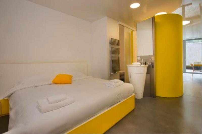 Standard Quadruple Room image 2