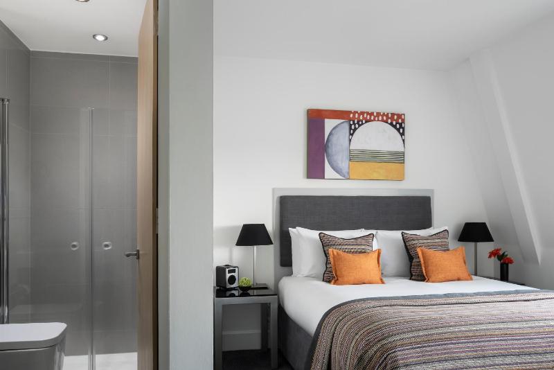 One-Bedroom Suite image 3