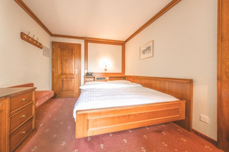 Economy Double Room image 2