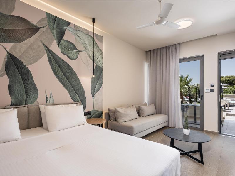 Economy Double Room image 3