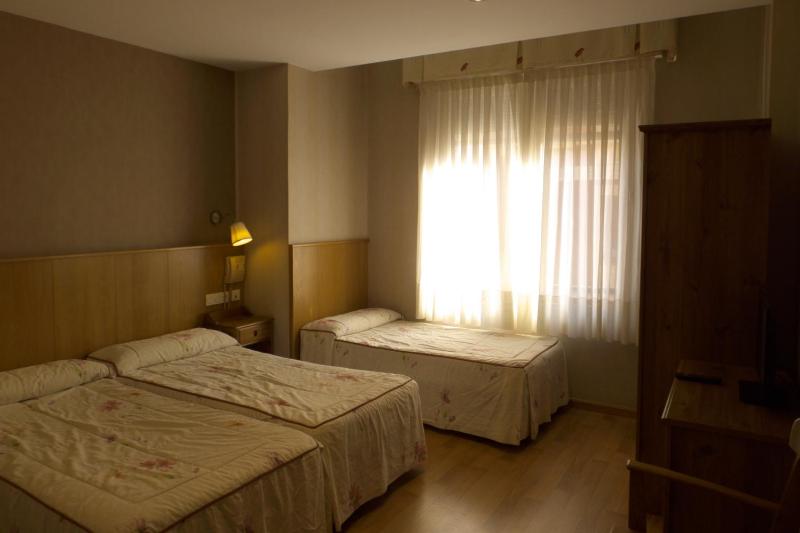 Triple Room image 3