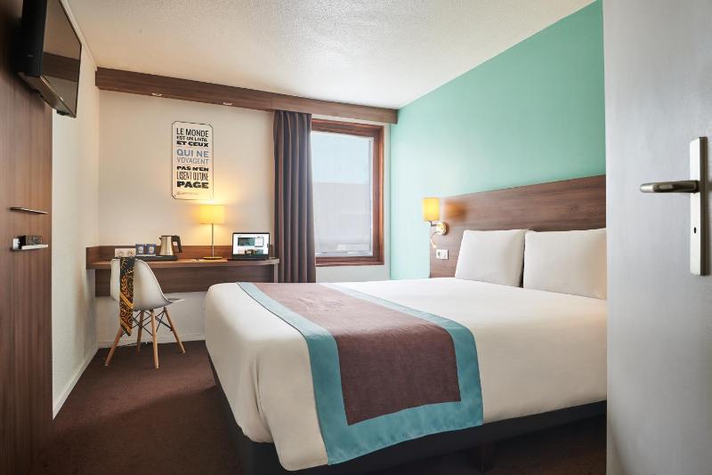 1 Double Bed image 3