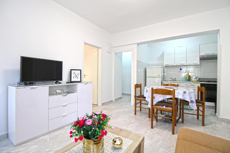 Apartment image 4