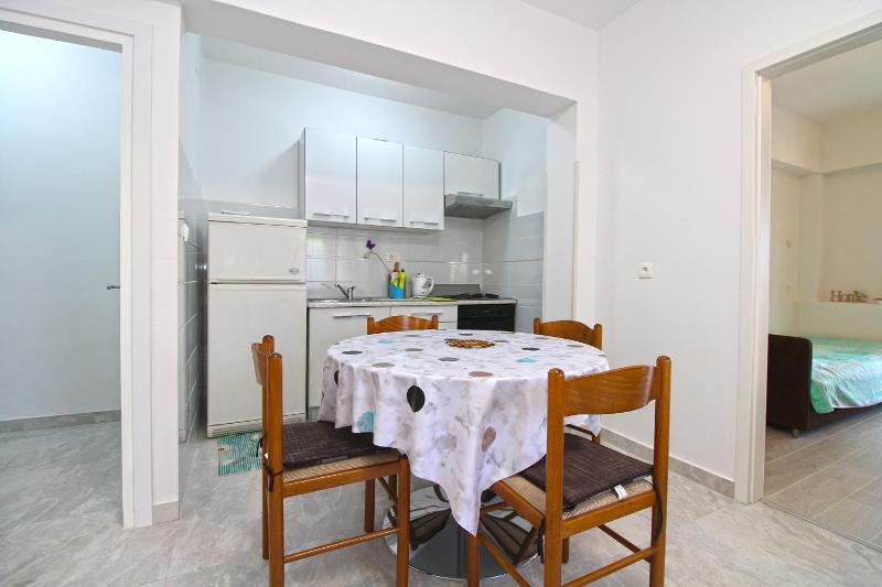 Apartment image 3
