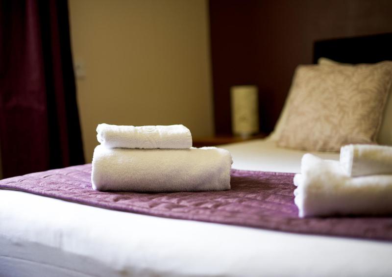 Budget Double Room image 2