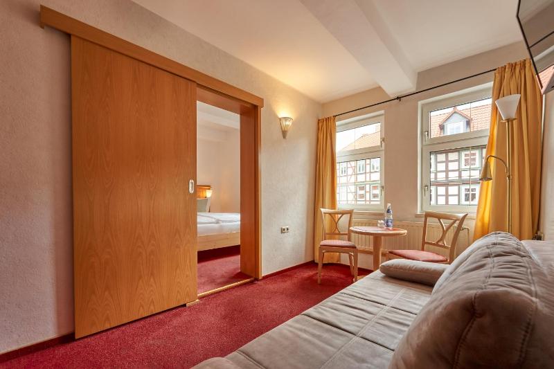 Family Room (3 persons) image 3