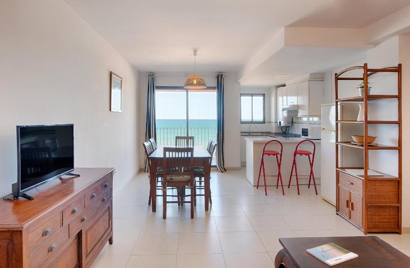 Superior 3-Bedroom Apartment image 1