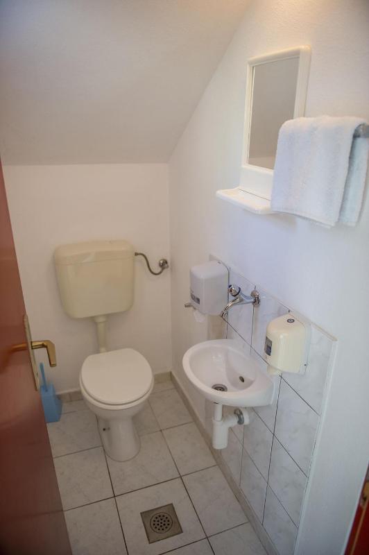 One-Bedroom Apartment image 4
