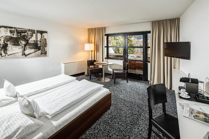Deluxe Double Room with Bath image 3