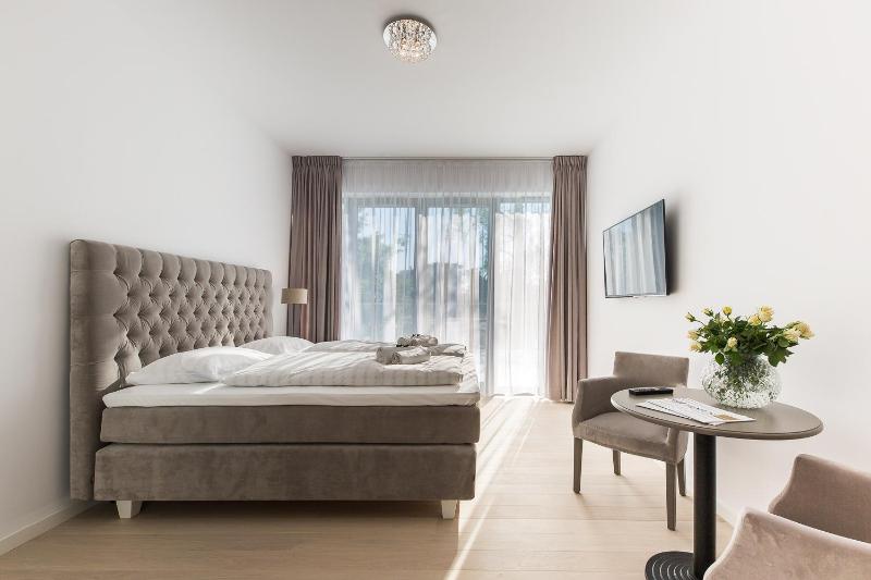 Studio Suite Deluxe image 1