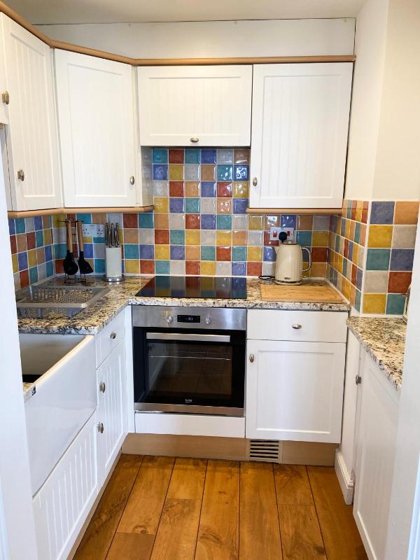 Three-Bedroom Apartment with Balcony image 4