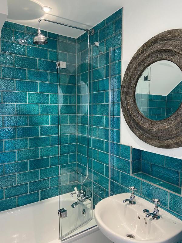 Three-Bedroom Apartment with Balcony image 3