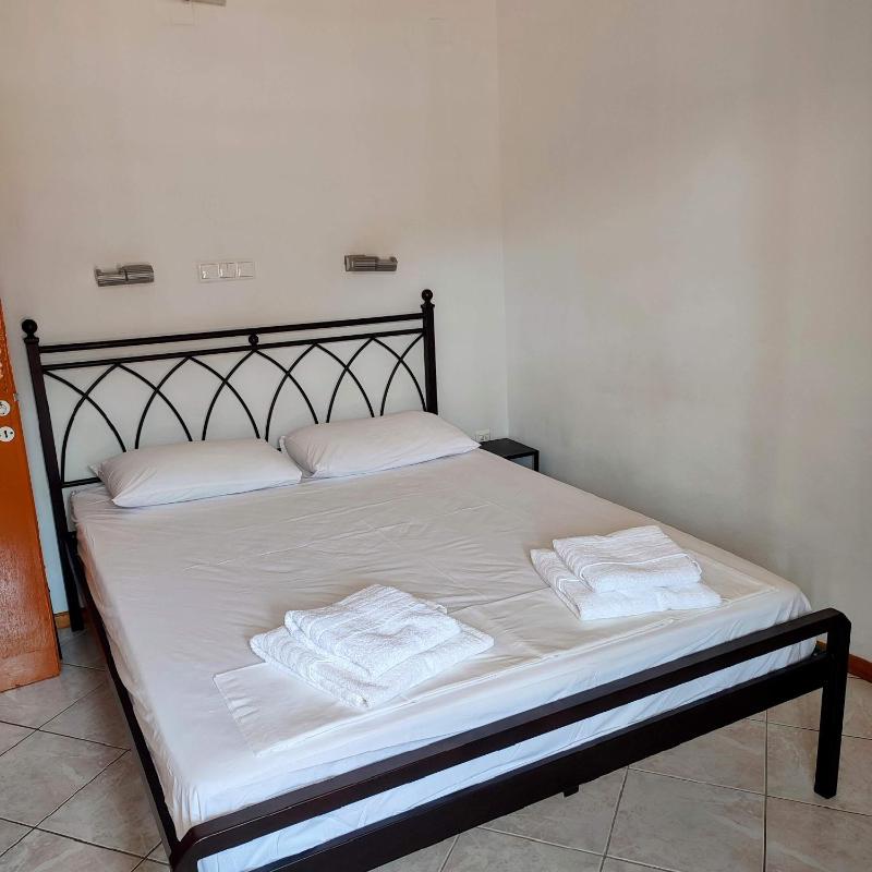 Double Room with Terrace image 4