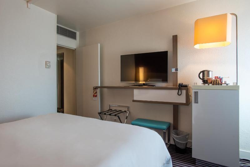  Two Double Rooms side by side image 3