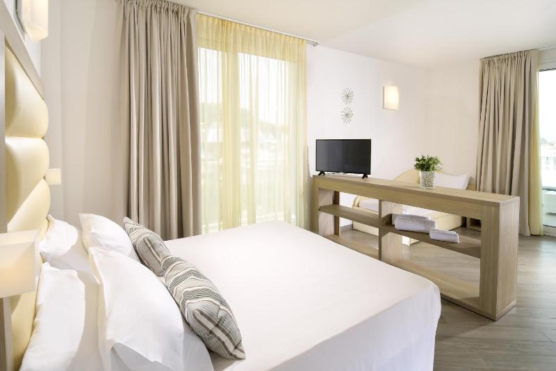 Family Room with Terrace image 4