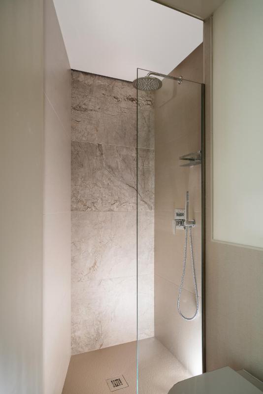 Executive Room with Balcony image 2