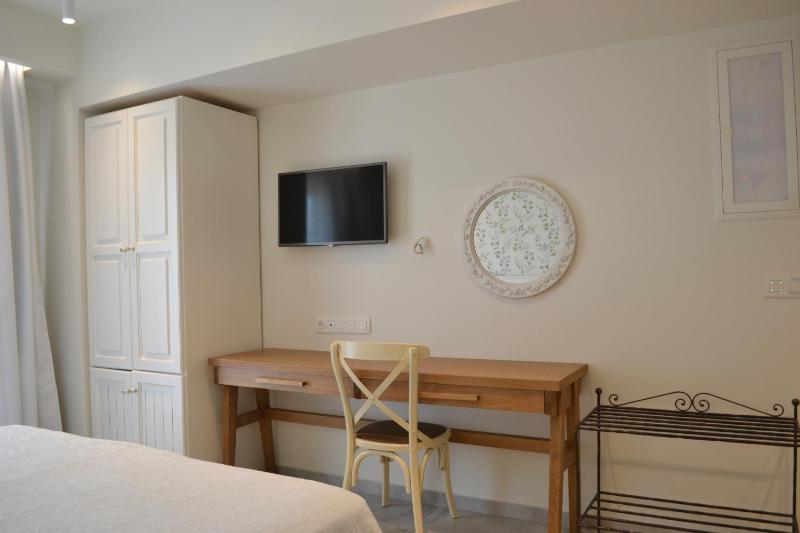 Double Room with Sea View image 2