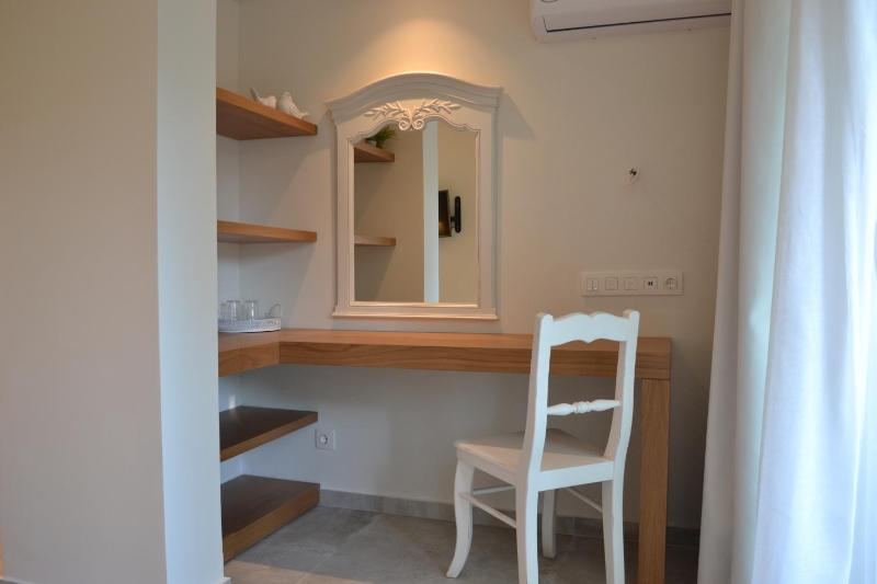 Double Room with Sea View image 3