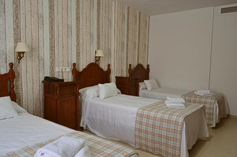 Triple Room image 3