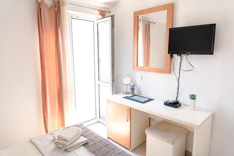 Double Room with Private External Bathroom image 4