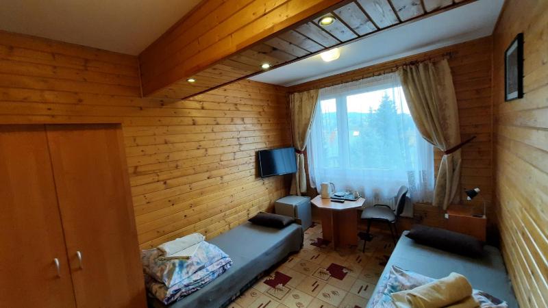 Deluxe Triple Room image 3