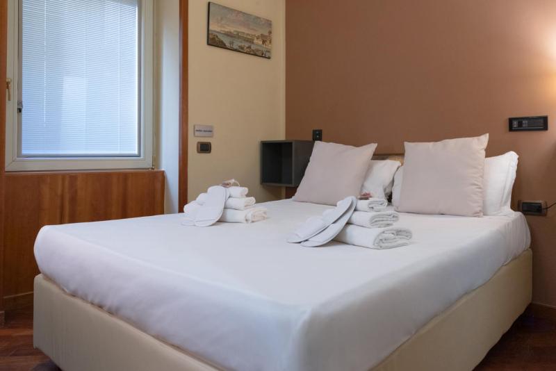 Single Room with Queen bed - Non-Smoking image 3